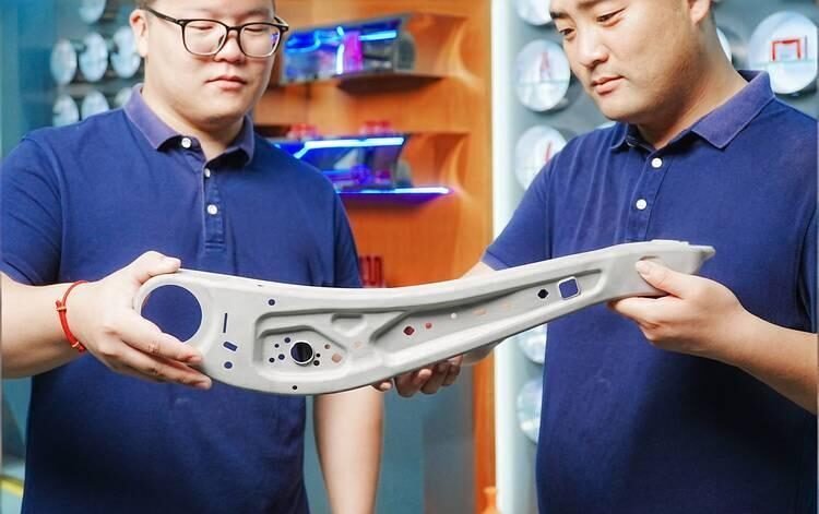 There’s no need to machine every early idea. For checking ergonomics, rough packaging, or basic industrial design, 3D printing is usually faster and cheaper.
