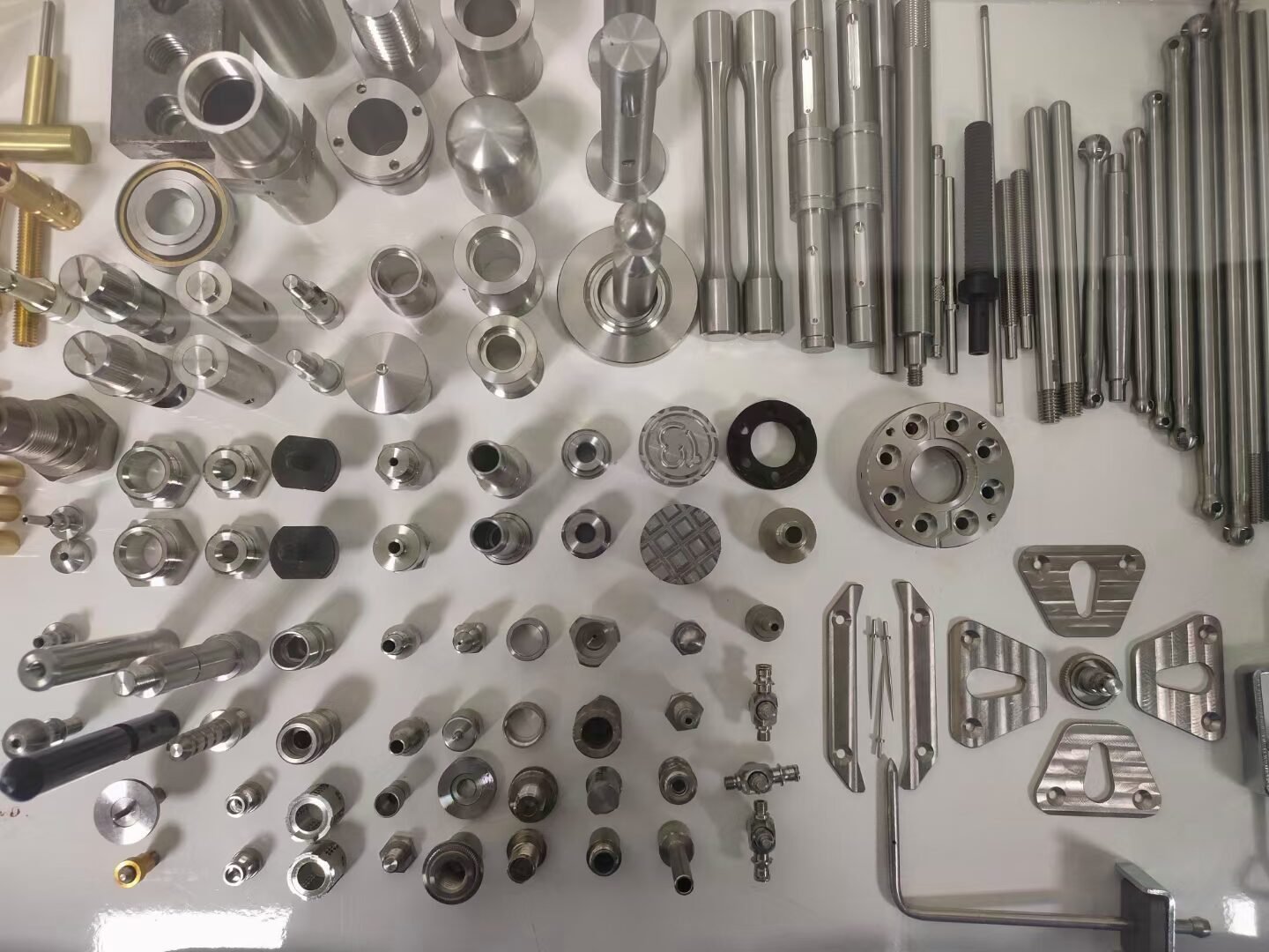 CNC machining equipment and manufacturing process